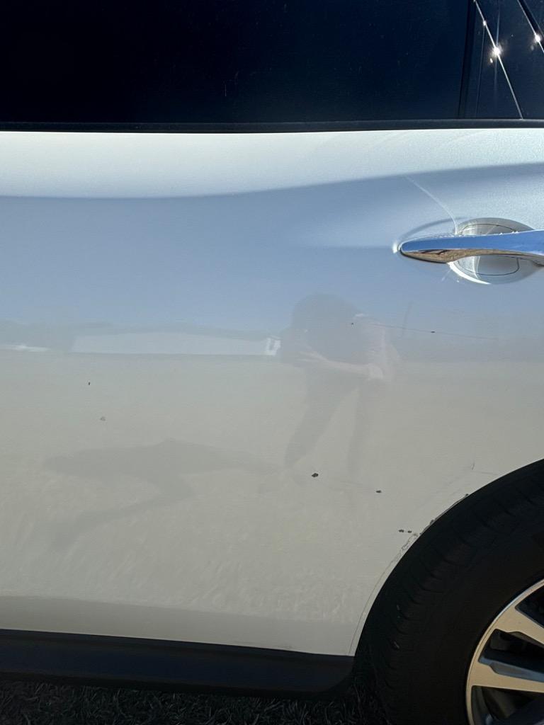 2015 Nissan Pathfinder SV photo