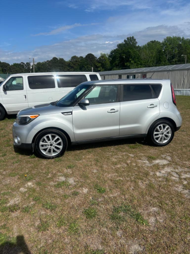 2017 Kia Soul + photo
