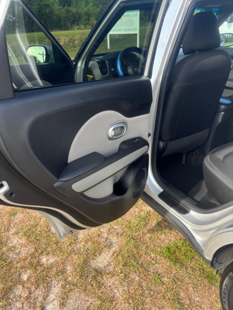 2017 Kia Soul + photo
