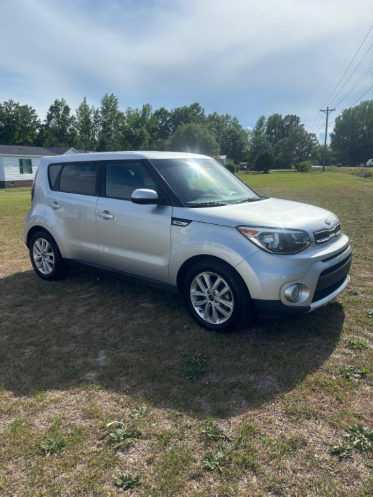 2017 Kia Soul + photo