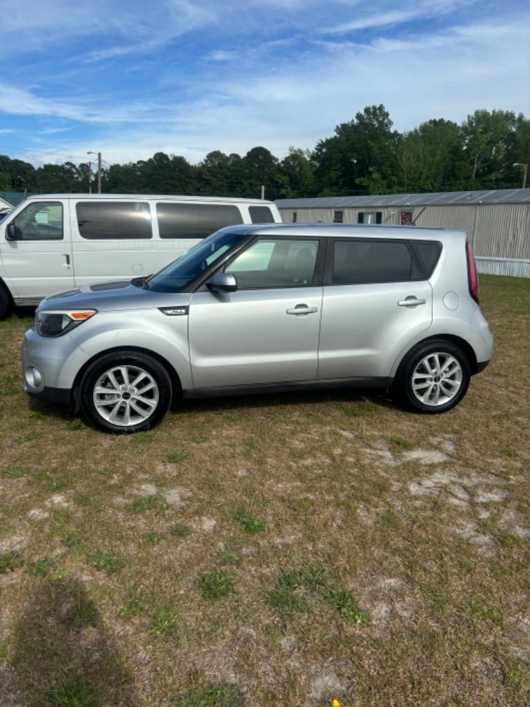 2017 Kia Soul + photo