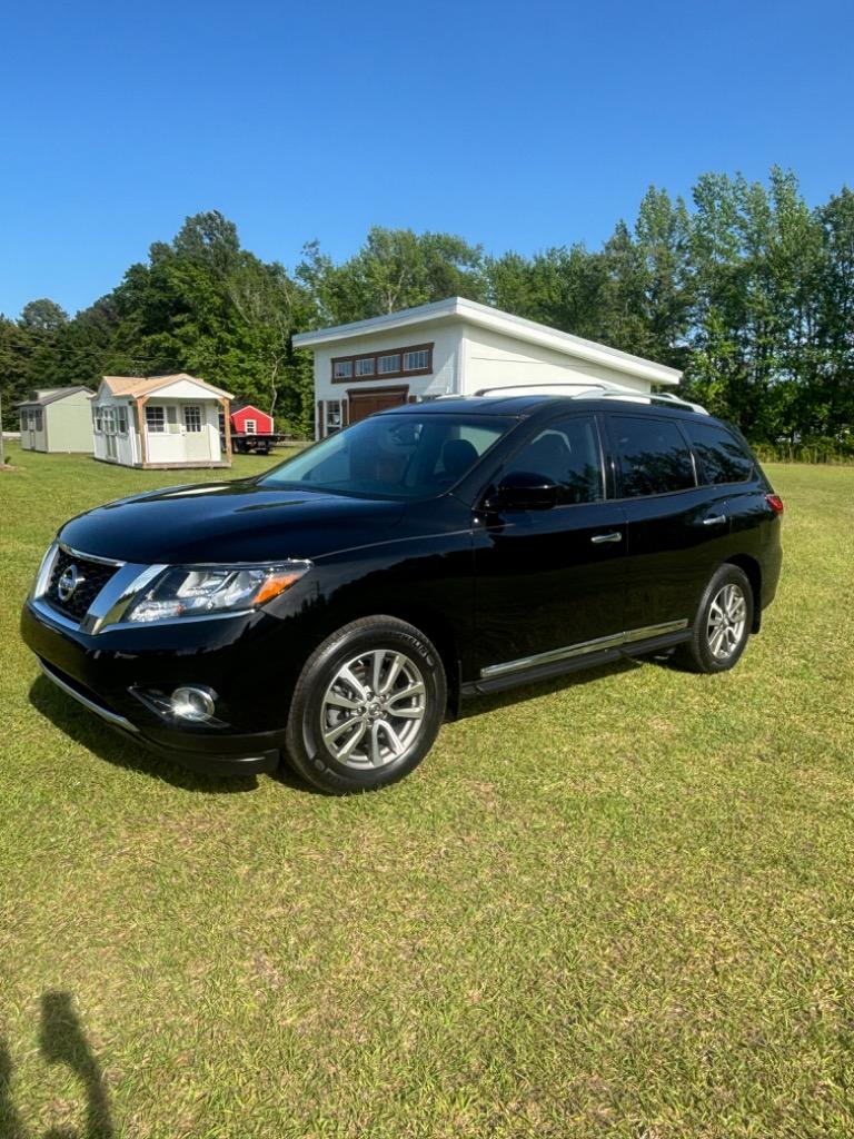 2014 Nissan Pathfinder S photo