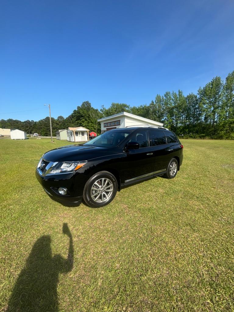 2014 Nissan Pathfinder S photo