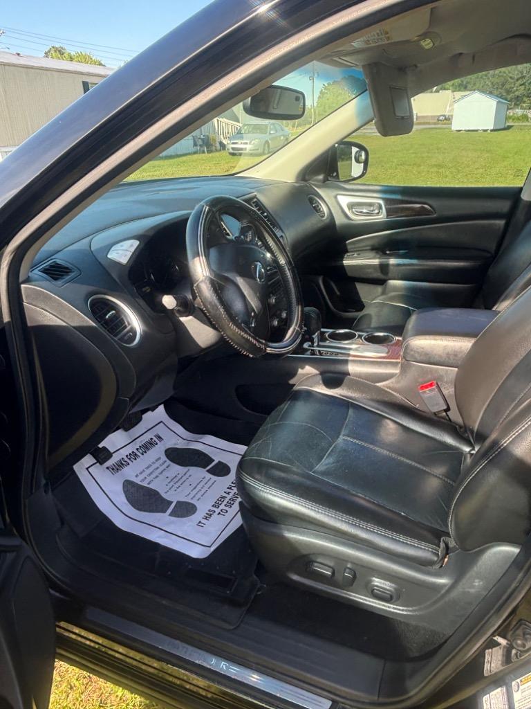 2014 Nissan Pathfinder S photo