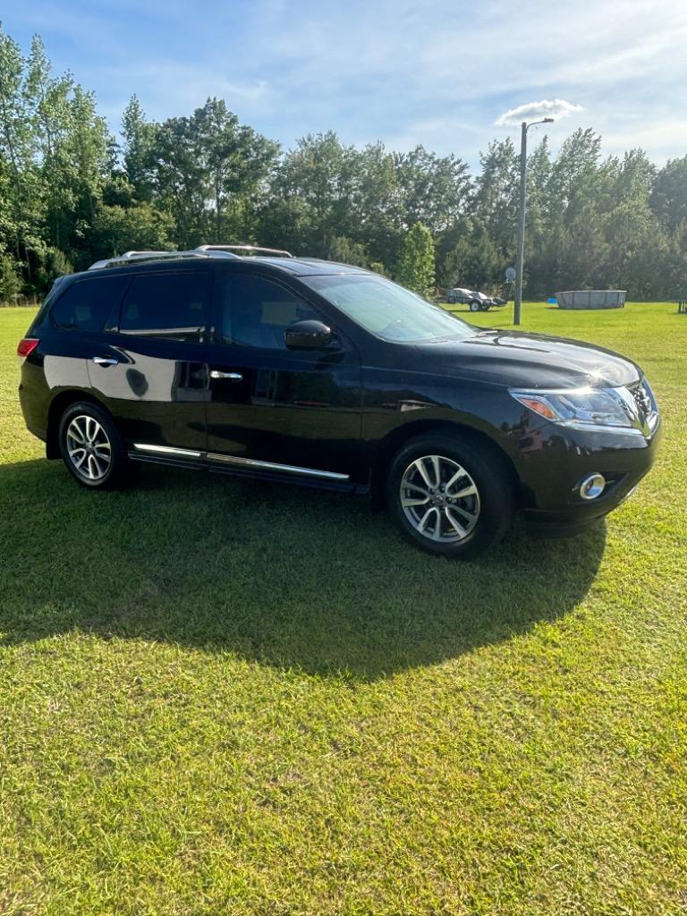 2014 Nissan Pathfinder S photo