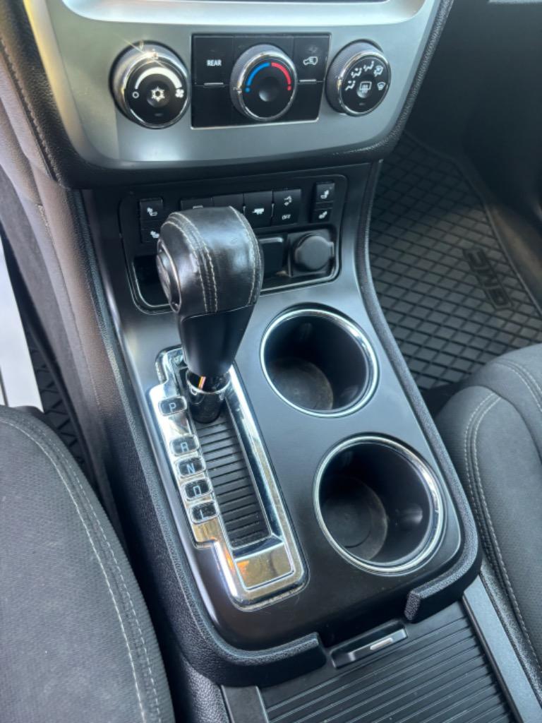 2016 GMC Acadia SLE2 photo