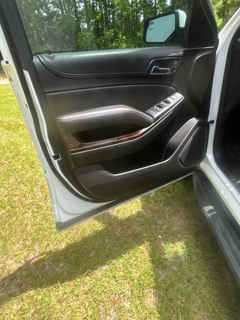 2017 Chevrolet Suburban - $15,225