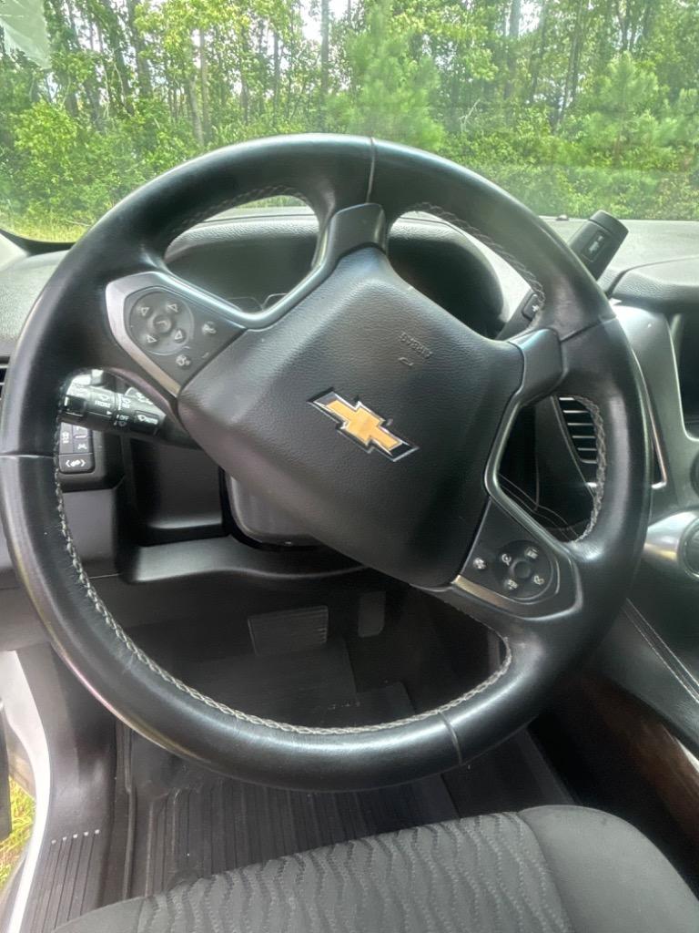 2017 Chevrolet Suburban - $15,225