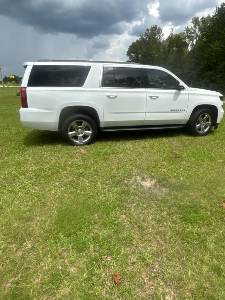 2017 Chevrolet Suburban - $15,225