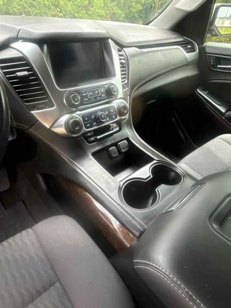 2017 Chevrolet Suburban - $15,225