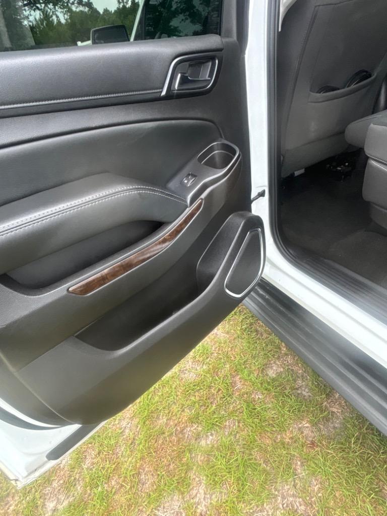 2017 Chevrolet Suburban - $15,225