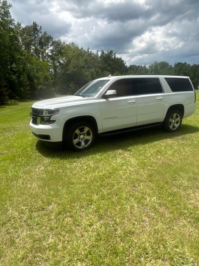 2017 Chevrolet Suburban - $15,225
