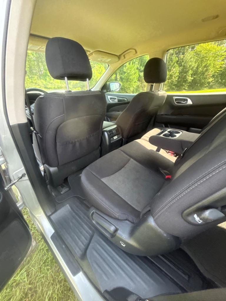 2017 Nissan Pathfinder - $5,445