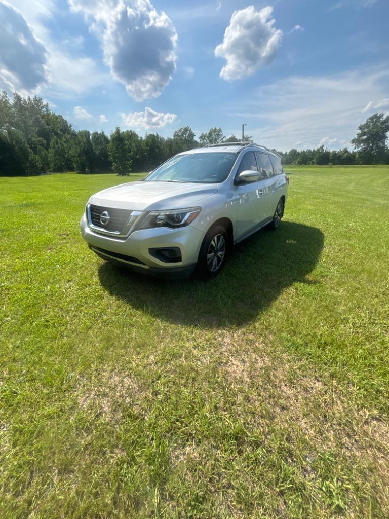 2017 Nissan Pathfinder - $5,445