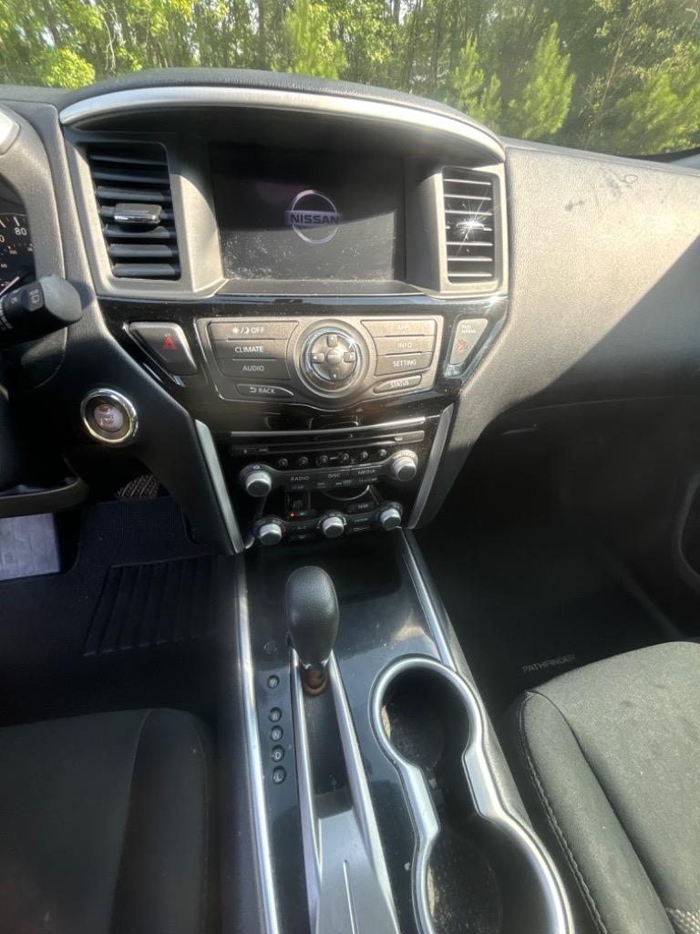 2017 Nissan Pathfinder - $5,445