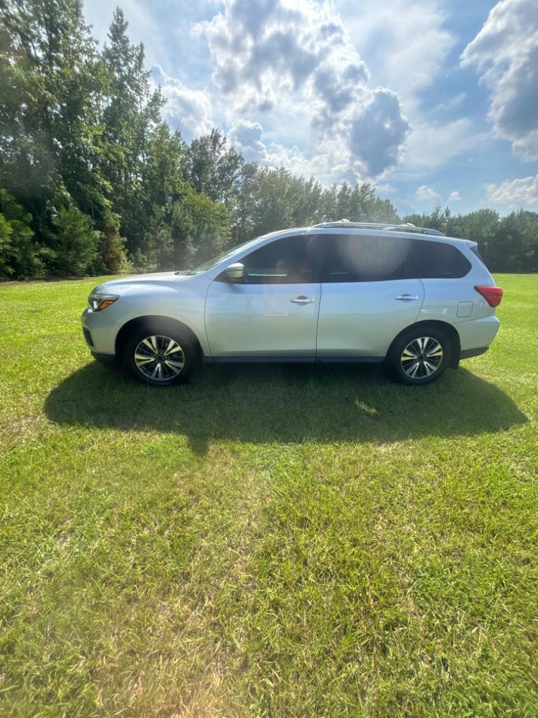 2017 Nissan Pathfinder - $5,445
