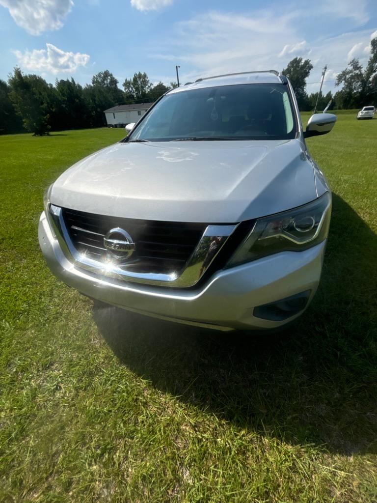 2017 Nissan Pathfinder - $5,445