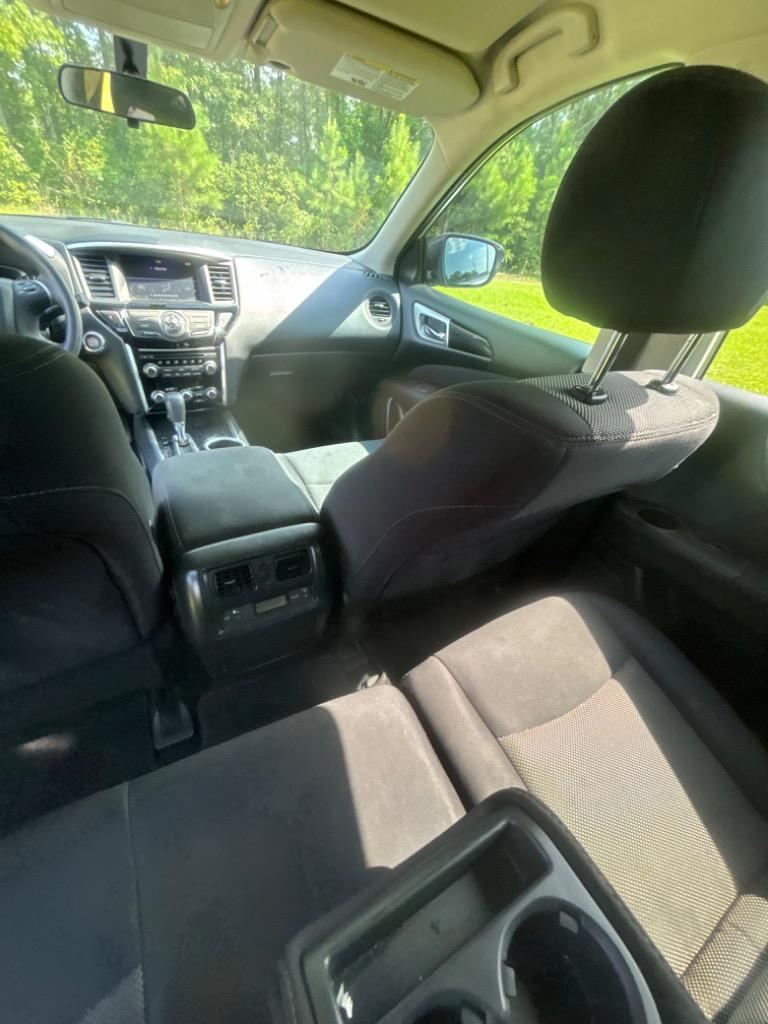 2017 Nissan Pathfinder - $5,445
