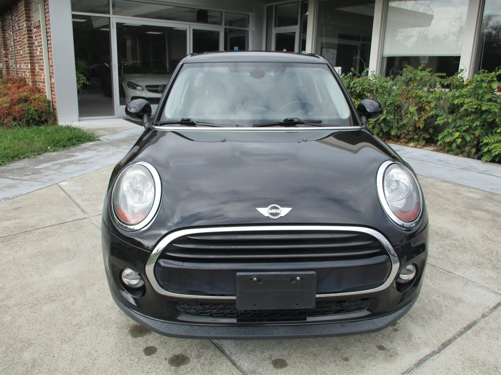 2016 MINI Cooper photo