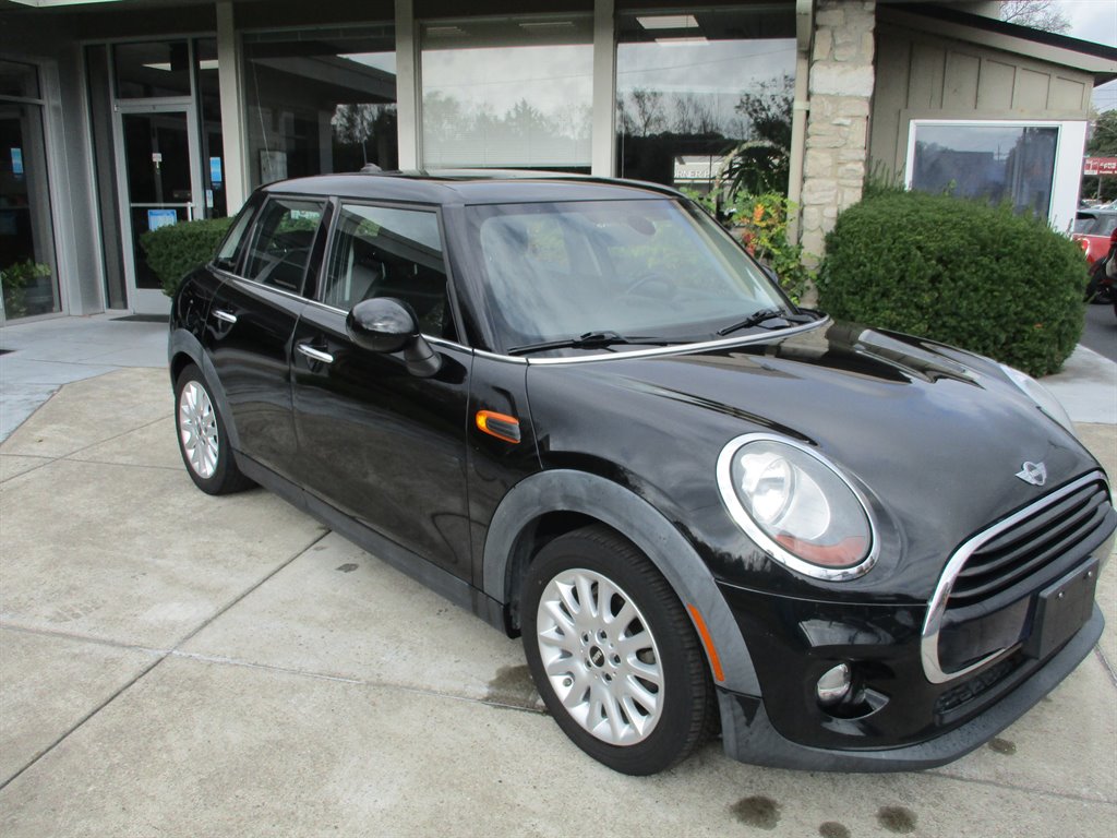 2016 MINI Cooper photo