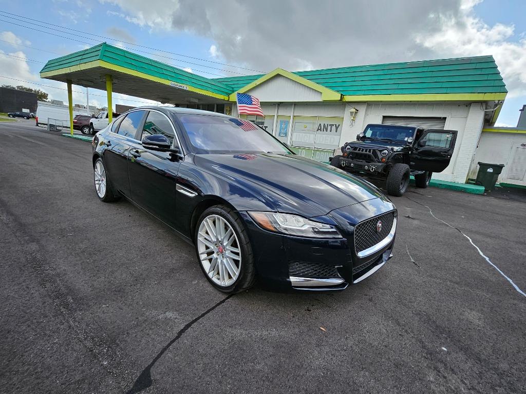 2016 Jaguar XF Prestige photo