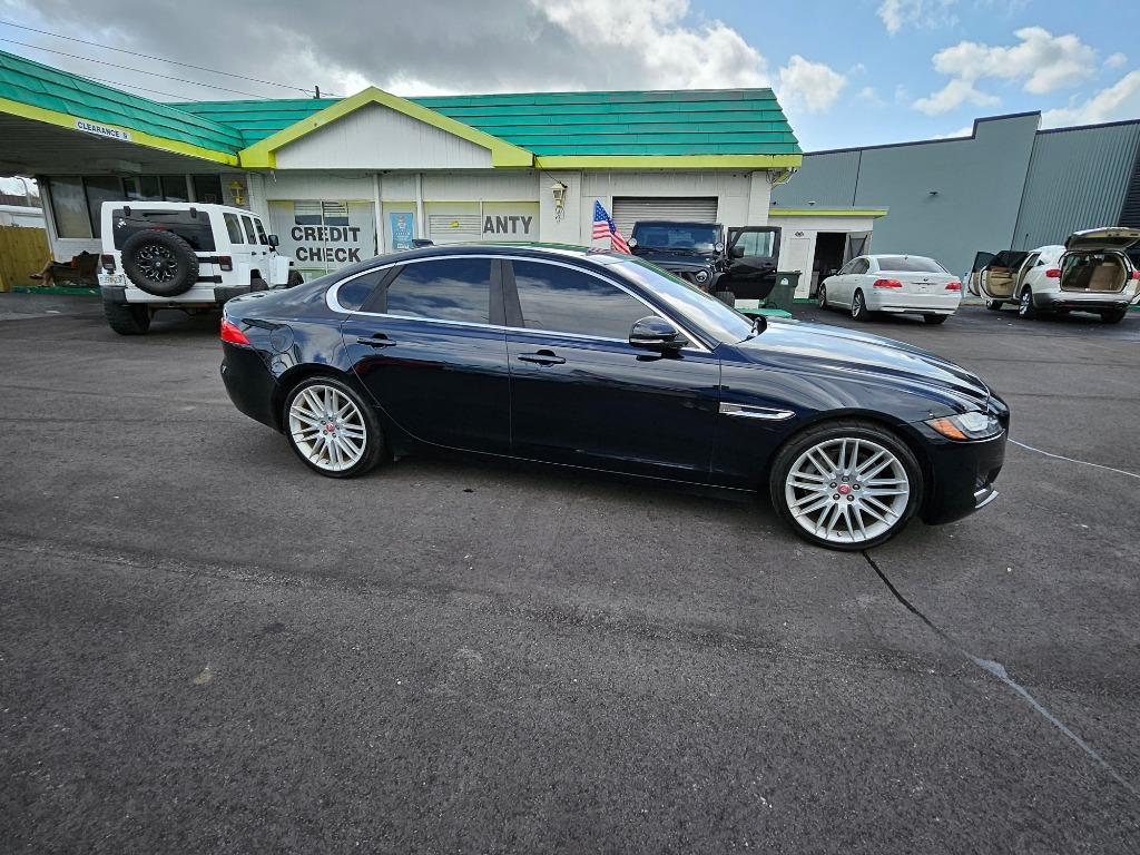 2016 Jaguar XF Prestige photo