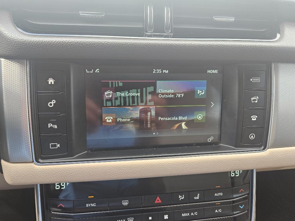 2016 Jaguar XF Prestige photo