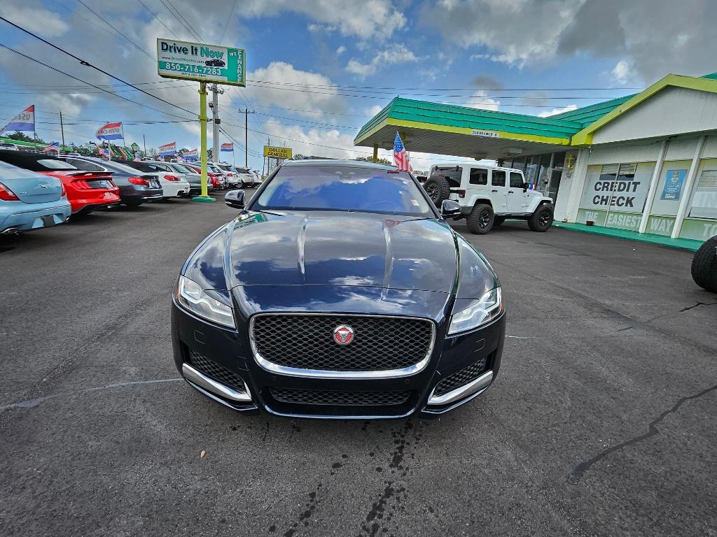 2016 Jaguar XF Prestige photo