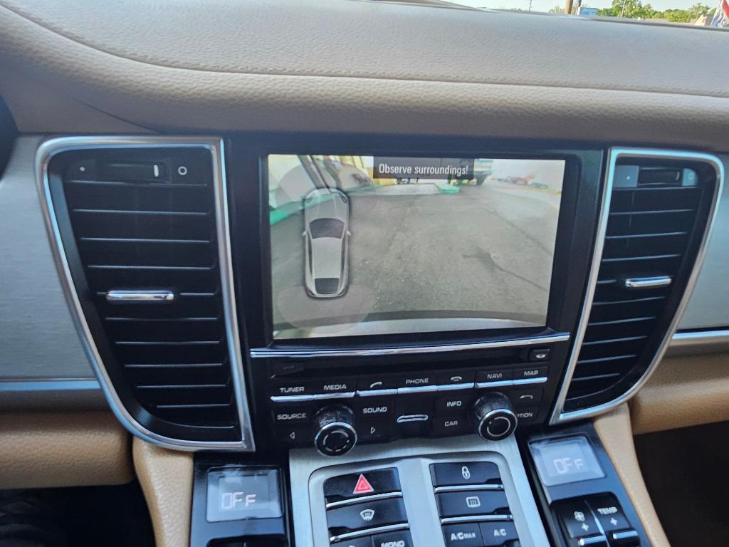 2013 Porsche Panamera 4S photo