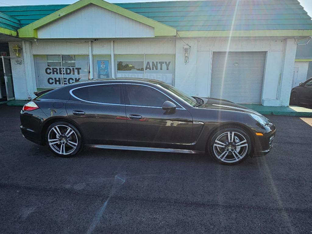 2013 Porsche Panamera 4S photo