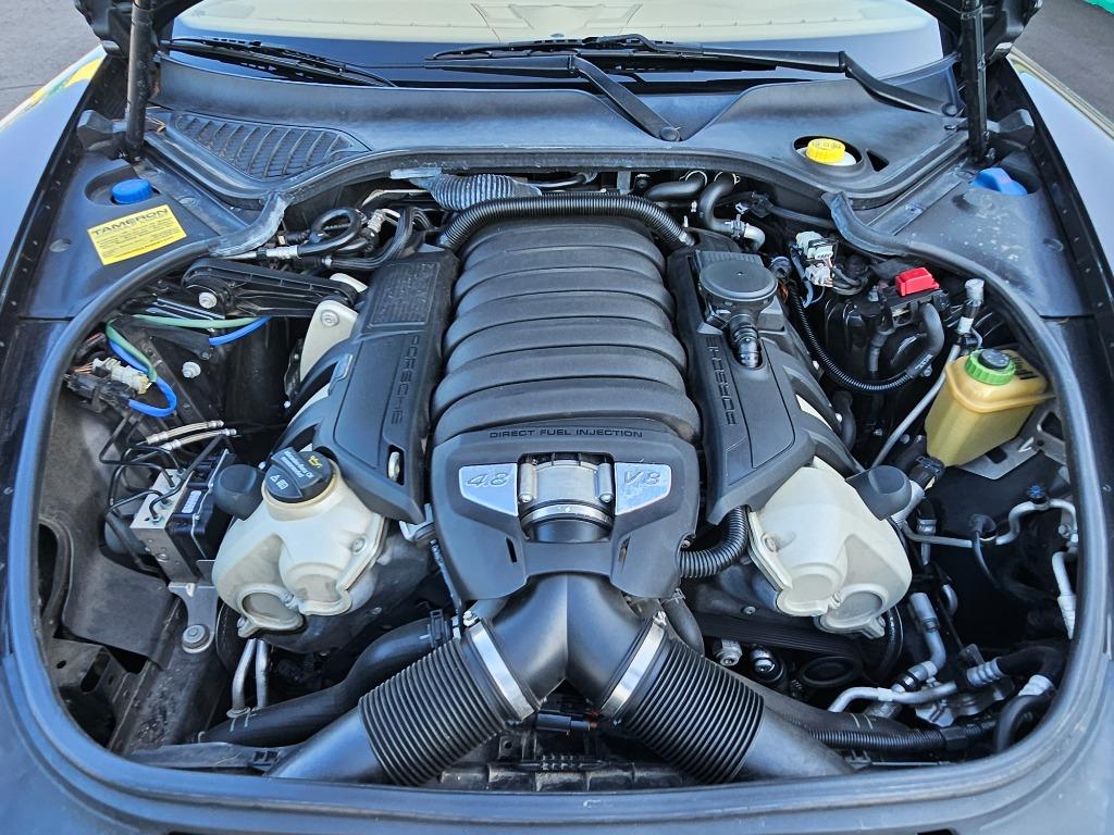 2013 Porsche Panamera 4S photo