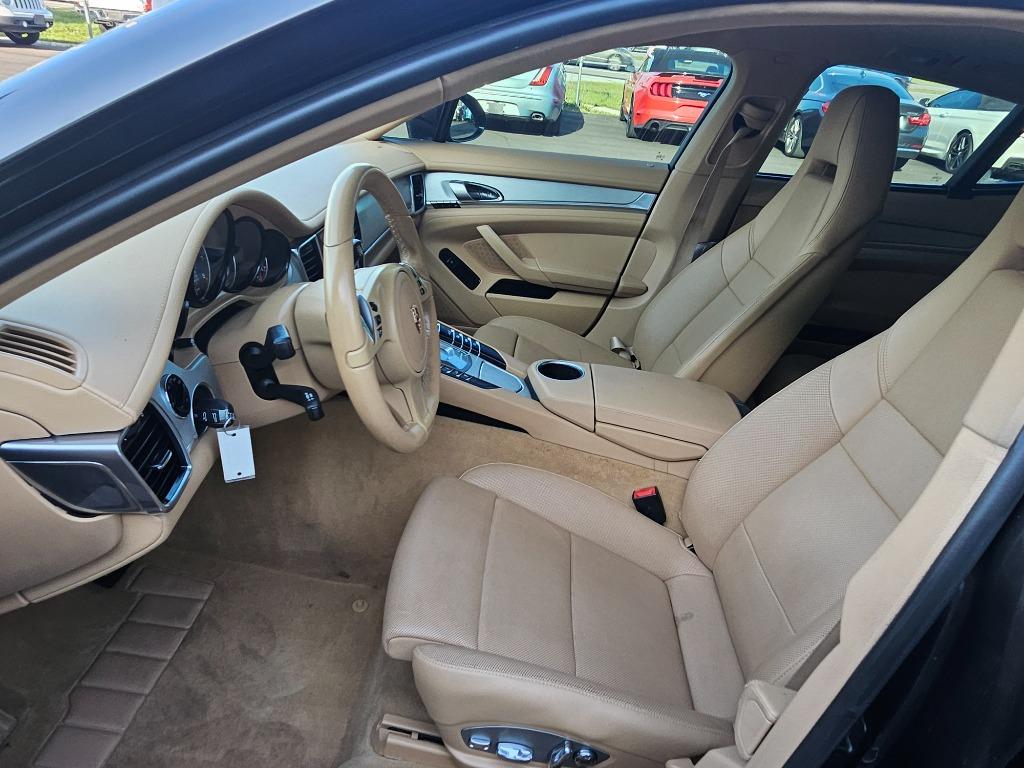2013 Porsche Panamera 4S photo