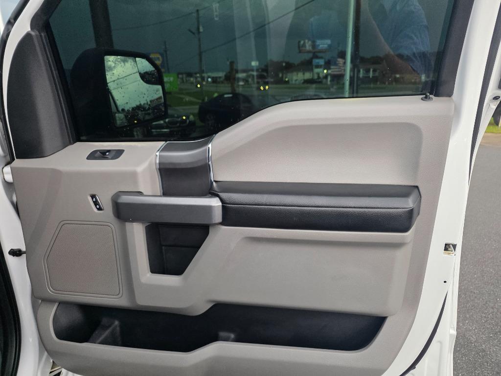 2015 Ford F-150 - $23,995