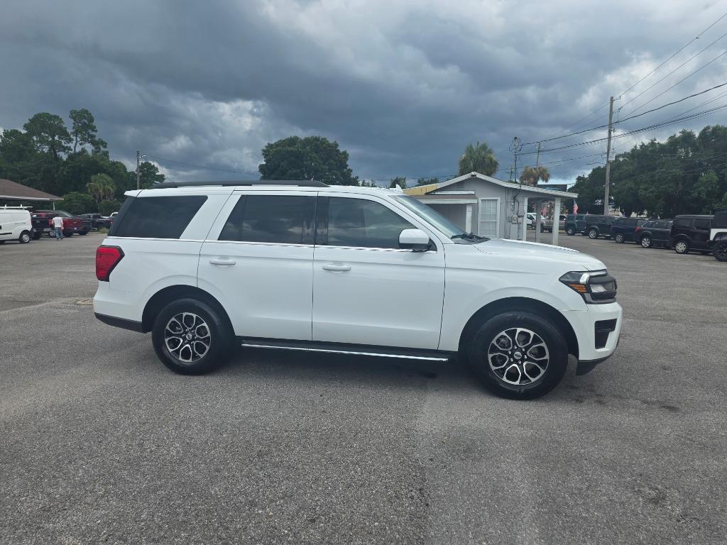 2022 Ford Expedition - $25,995