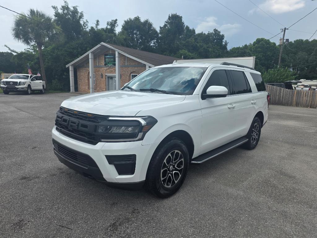 2022 Ford Expedition - $25,995