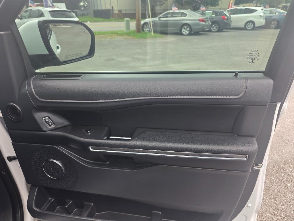 2022 Ford Expedition - $25,995