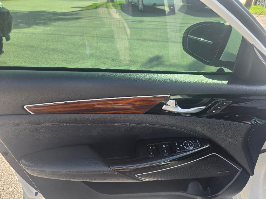 2017 Kia Cadenza - $8,995