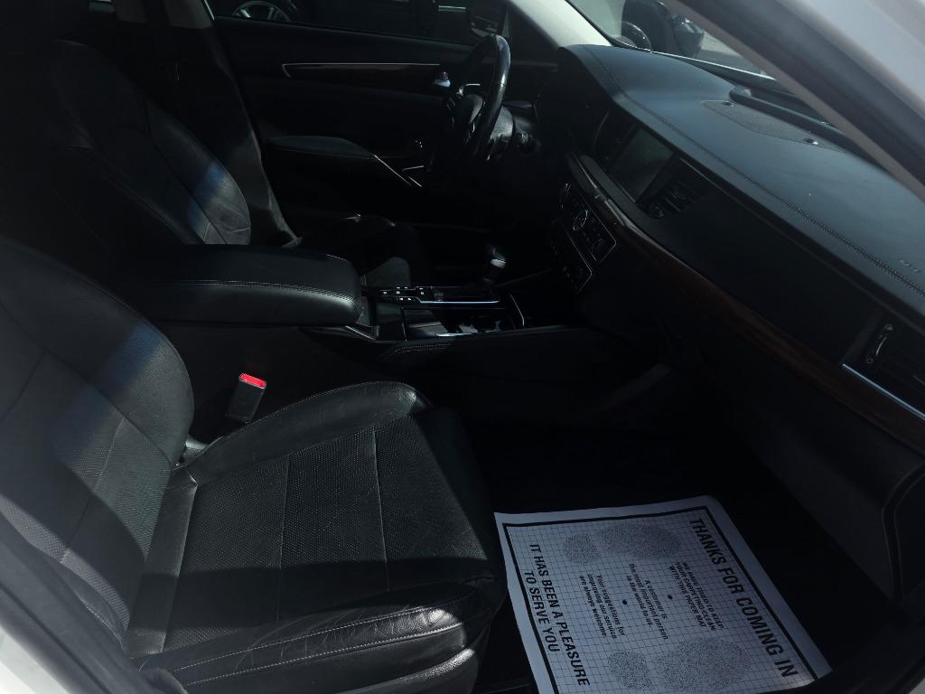 2017 Kia Cadenza - $8,995
