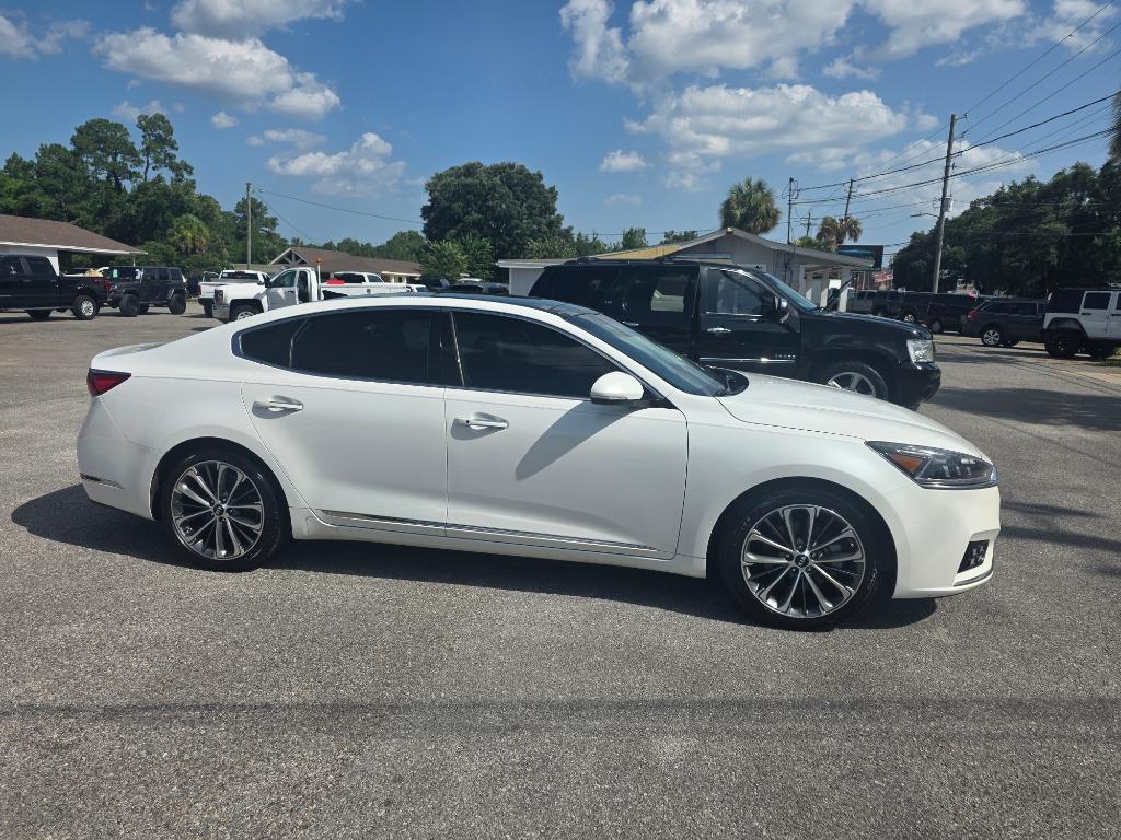 2017 Kia Cadenza - $8,995