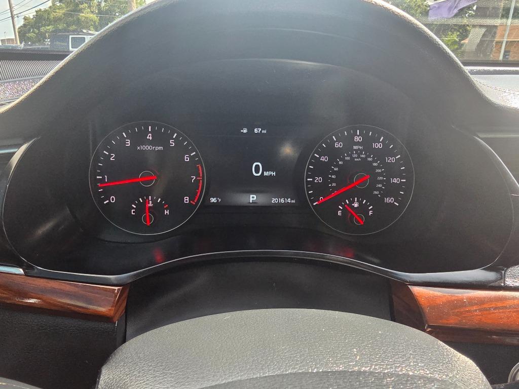 2017 Kia Cadenza - $8,995
