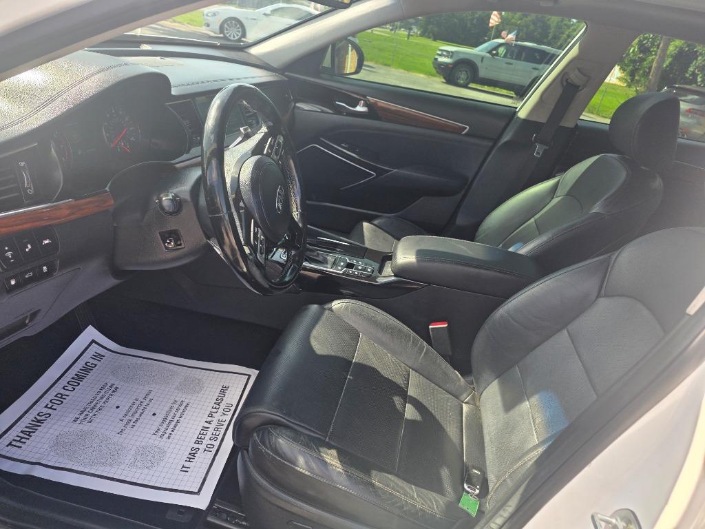 2017 Kia Cadenza - $8,995