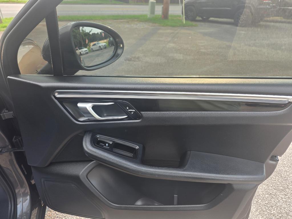 2015 Porsche Macan - $21,995