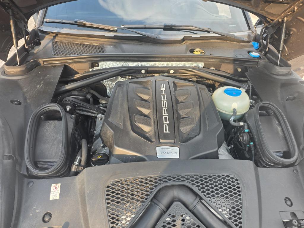 2015 Porsche Macan - $21,995