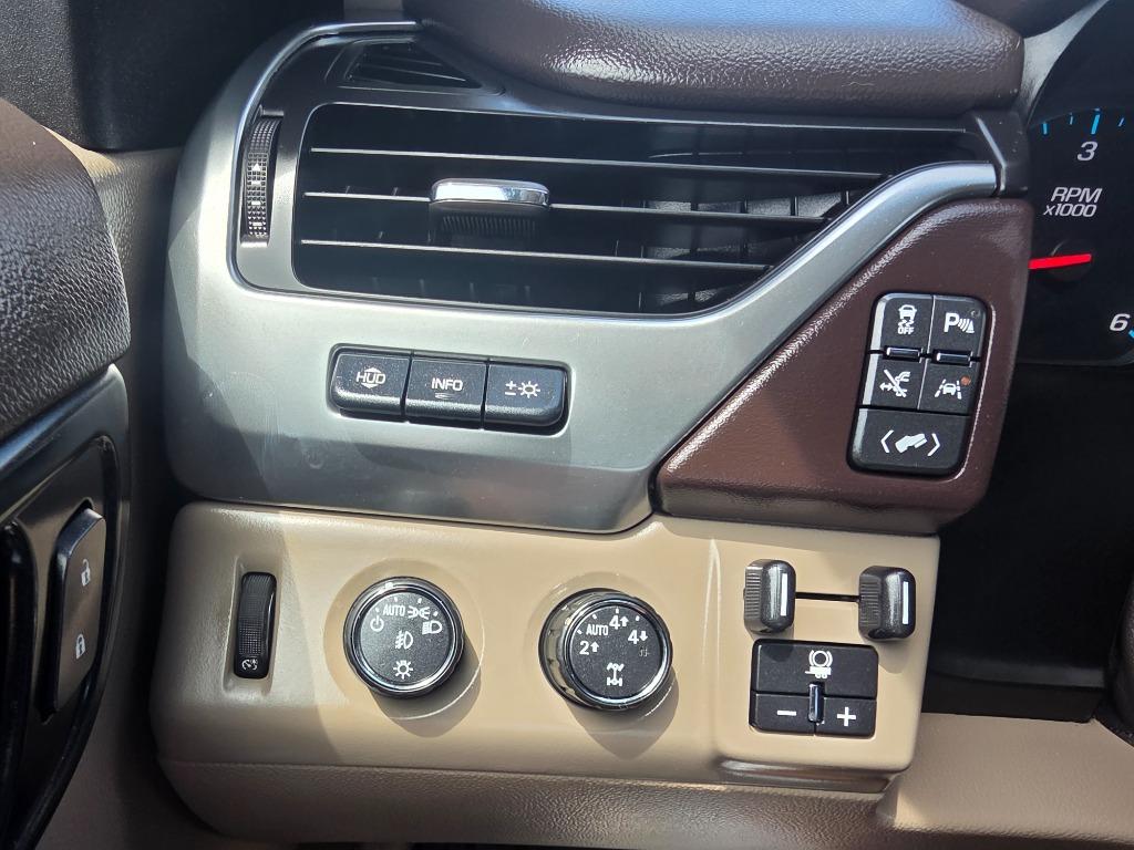 2016 Chevrolet Suburban - $19,995