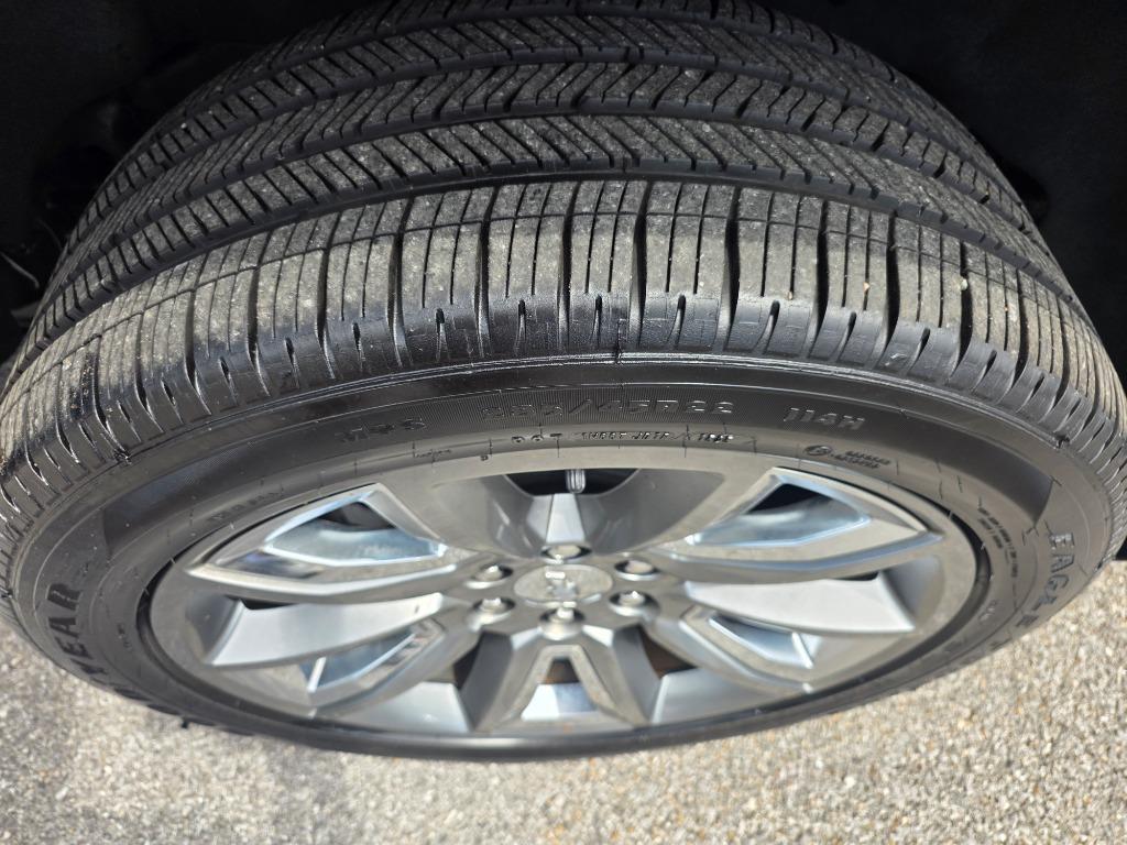 2016 Chevrolet Suburban - $19,995