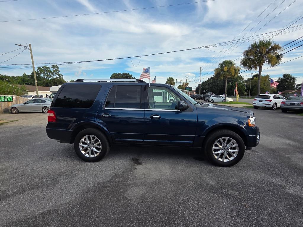 2017 Ford Expedition - $11,995