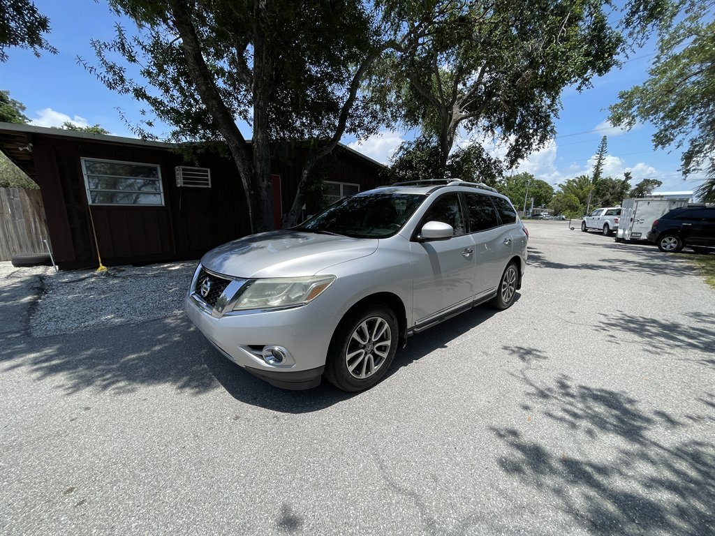2014 Nissan Pathfinder S photo