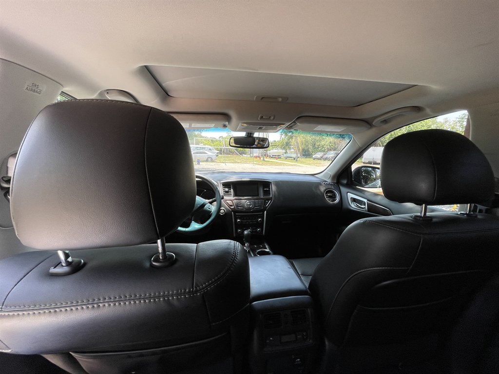 2014 Nissan Pathfinder S photo