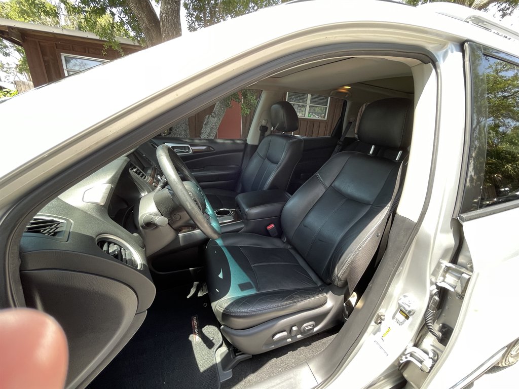 2014 Nissan Pathfinder S photo