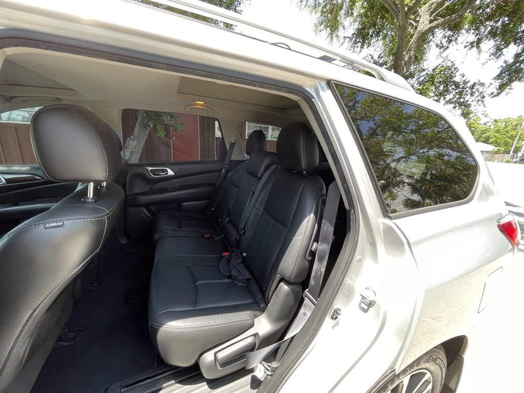 2014 Nissan Pathfinder S photo